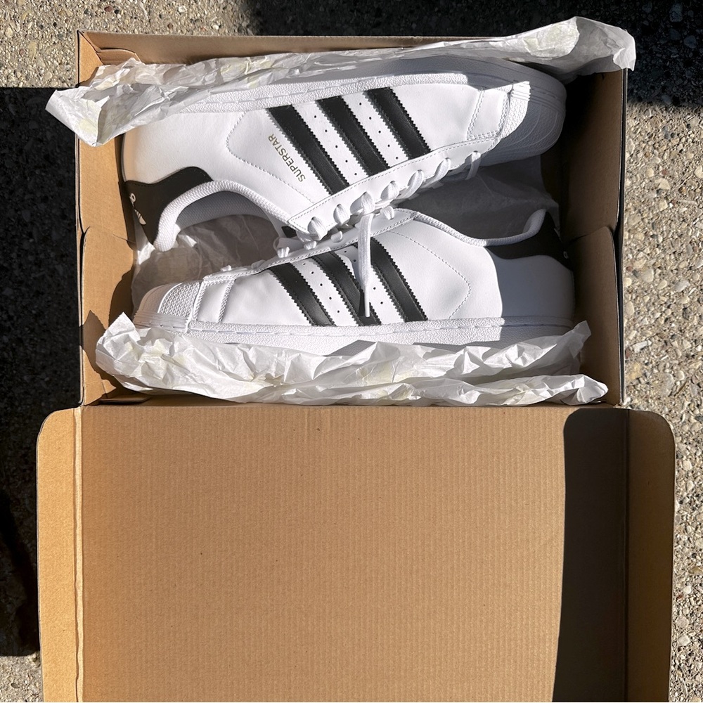 SOLD!!! Adidas Superstar Sneakers - White - Size 11 - Picture 3 of 14